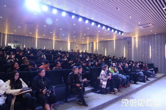 成家班伍刚从亚洲武术冠军到功夫演员的华丽转身